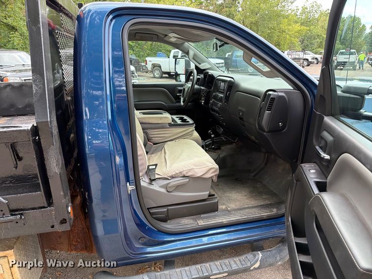 image for item FT6291 2015 Chevrolet Silverado 3500HD flatbed pickup truck