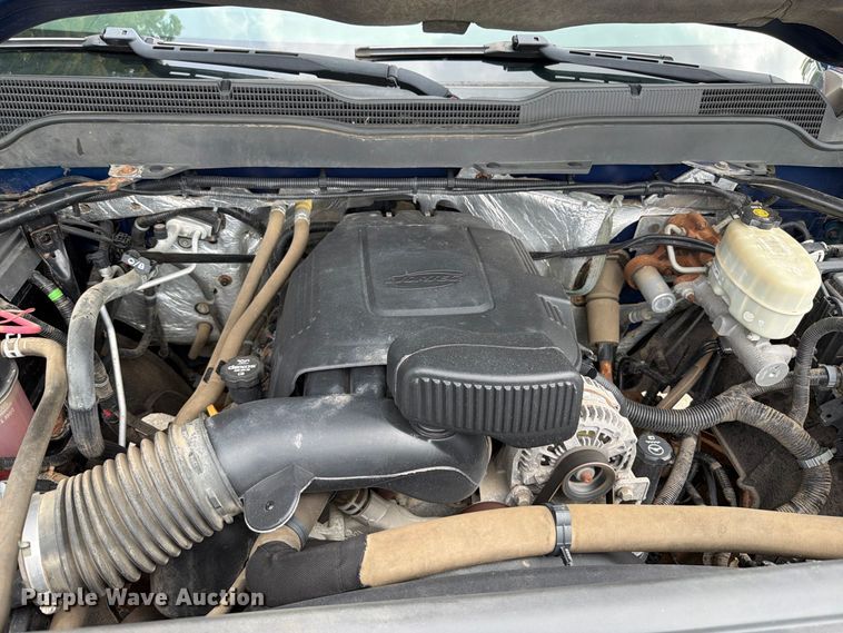 image for item FT6291 2015 Chevrolet Silverado 3500HD flatbed pickup truck