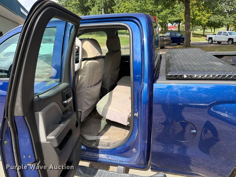 image for item FT6292 2014 Chevrolet Silverado 1500 Ext. Cab pickup truck