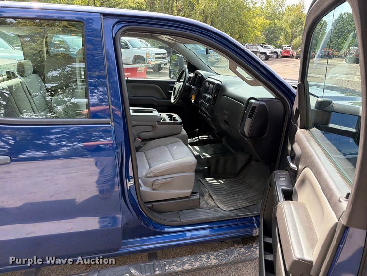 image for item FT6293 2014 Chevrolet Silverado 1500 Ext. Cab pickup truck