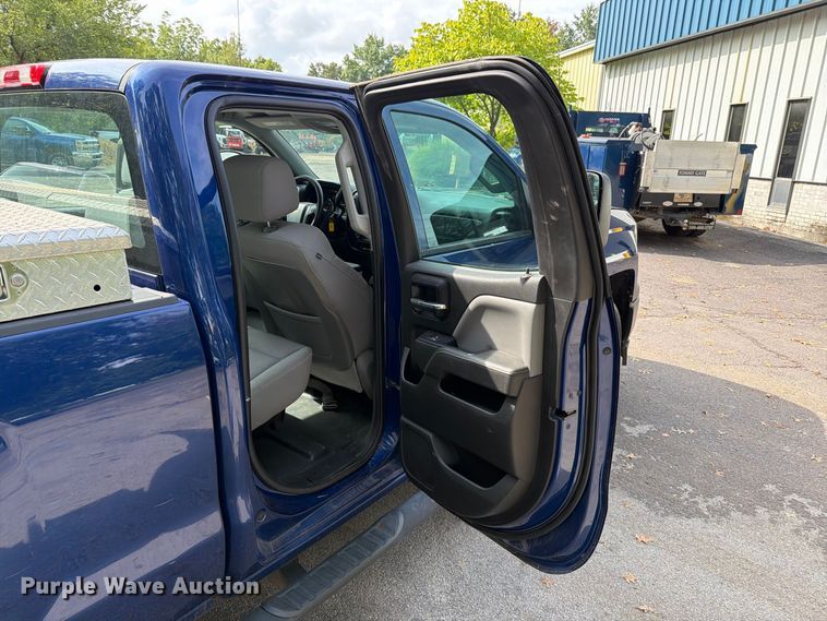 image for item FT6293 2014 Chevrolet Silverado 1500 Ext. Cab pickup truck