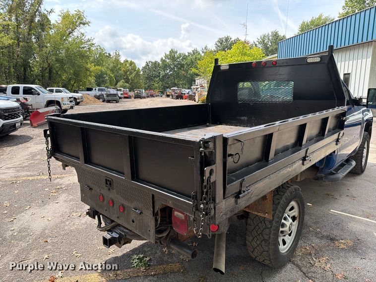 image for item FT6297 2015 Chevrolet Silverado 3500HD flatbed pickup truck