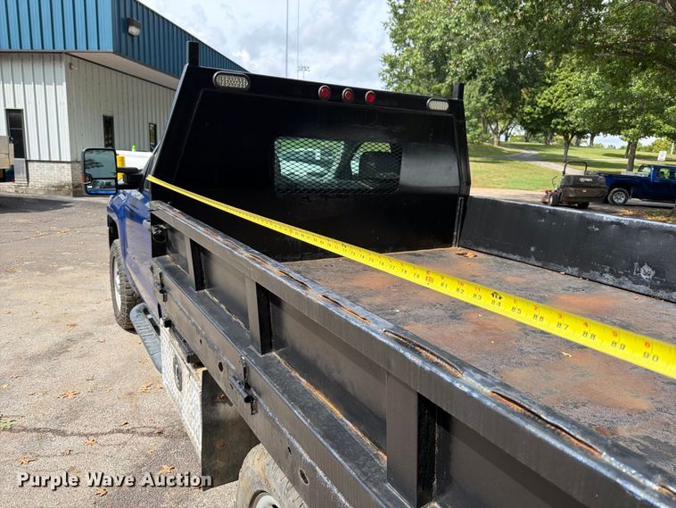 image for item FT6297 2015 Chevrolet Silverado 3500HD flatbed pickup truck