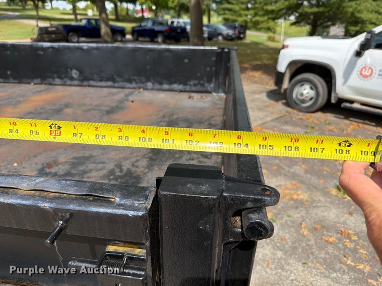 image for item FT6297 2015 Chevrolet Silverado 3500HD flatbed pickup truck