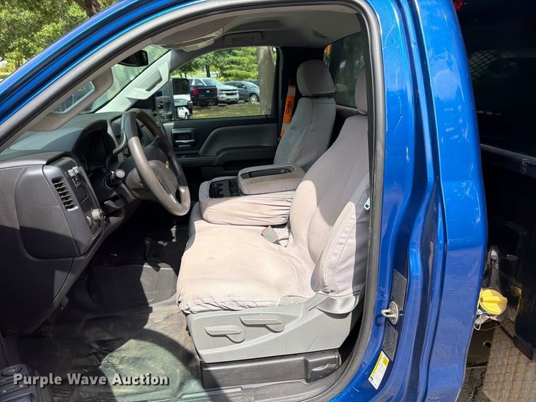 image for item FT6297 2015 Chevrolet Silverado 3500HD flatbed pickup truck