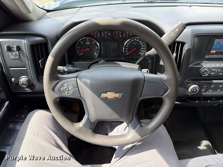 image for item FT6297 2015 Chevrolet Silverado 3500HD flatbed pickup truck