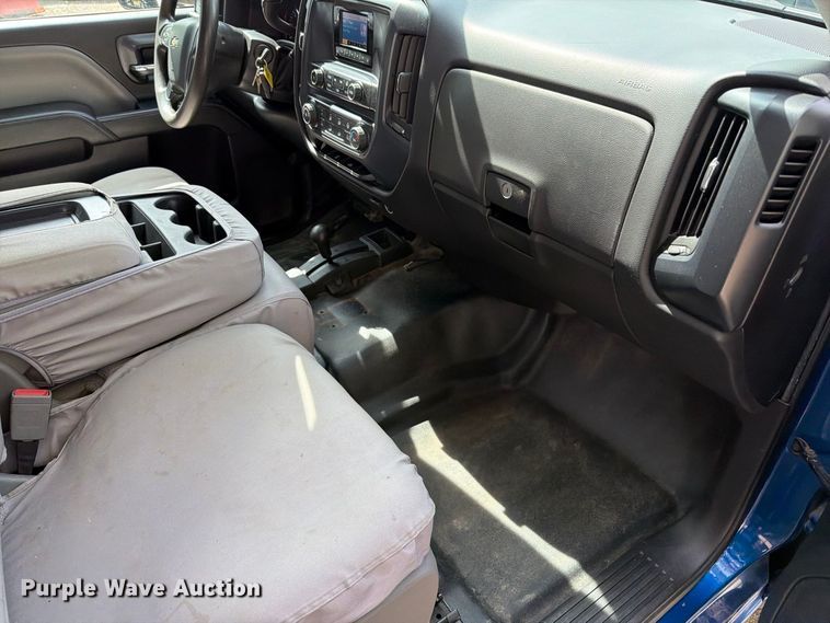 image for item FT6297 2015 Chevrolet Silverado 3500HD flatbed pickup truck