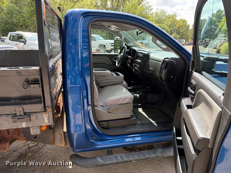 image for item FT6297 2015 Chevrolet Silverado 3500HD flatbed pickup truck