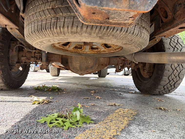 image for item FT6297 2015 Chevrolet Silverado 3500HD flatbed pickup truck
