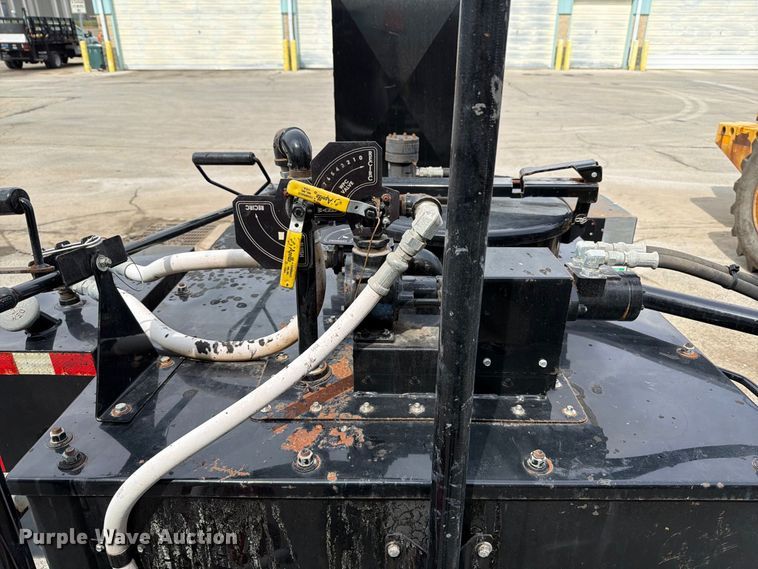 image for item FT6299 2016 Stepp SBF-200 pothole patcher