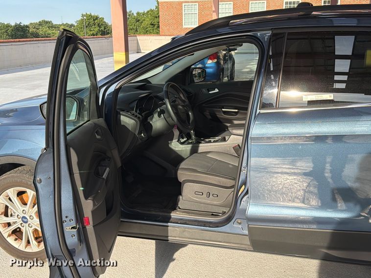 image for item FT6303 2018 Ford Escape SE SUV