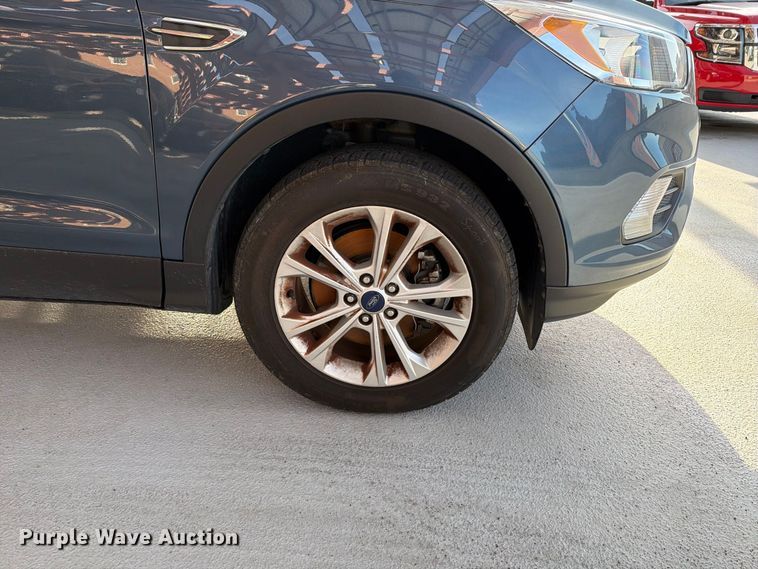 image for item FT6303 2018 Ford Escape SE SUV