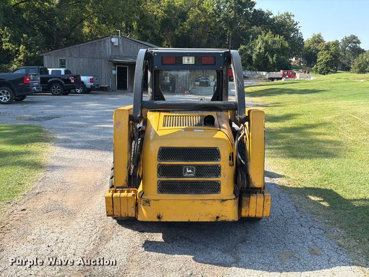 image for item FT6352 2000 John Deere 240 skid steer loader