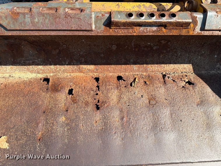 image for item FT6352 2000 John Deere 240 skid steer loader