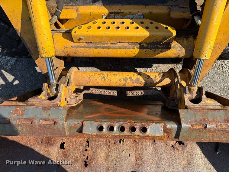 image for item FT6352 2000 John Deere 240 skid steer loader
