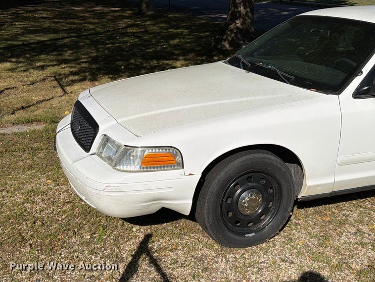 image for item FT6722 2006 Ford Crown Victoria Police Interceptor 