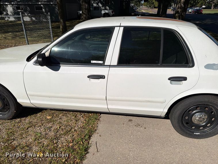image for item FT6722 2006 Ford Crown Victoria Police Interceptor 