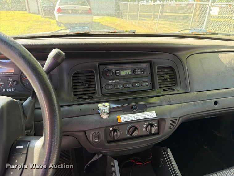 image for item FT6722 2006 Ford Crown Victoria Police Interceptor 