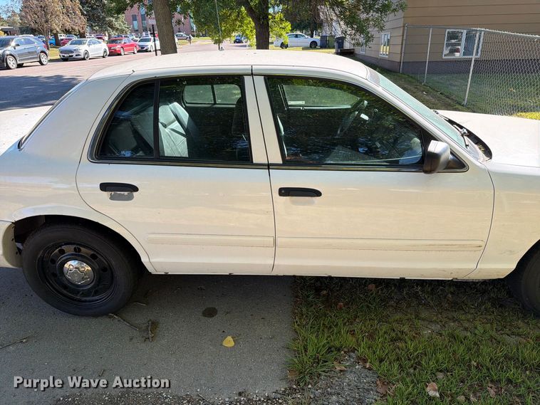 image for item FT6722 2006 Ford Crown Victoria Police Interceptor 