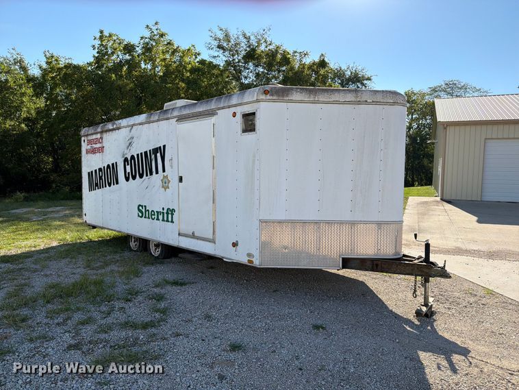 image for item FT8020 2002 United Express line enclosed cargo trailer