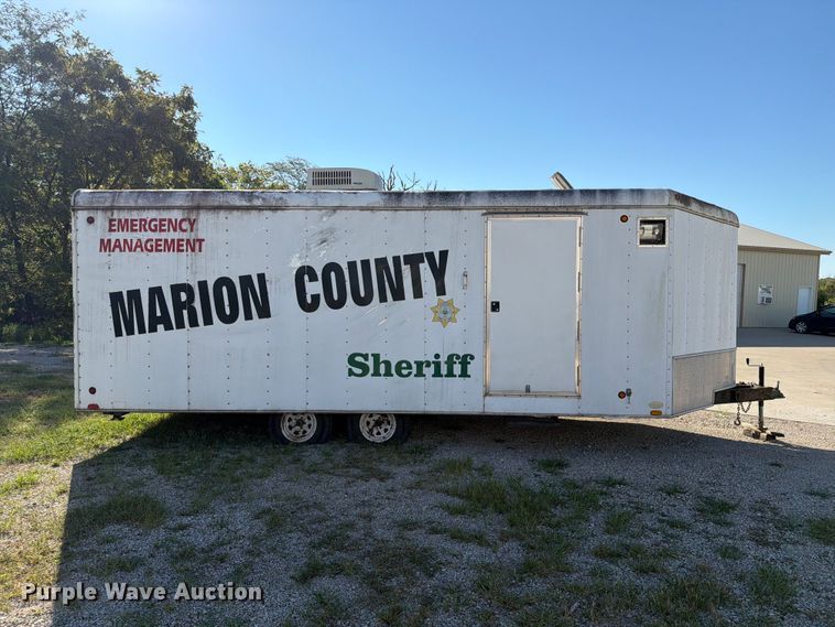 image for item FT8020 2002 United Express line enclosed cargo trailer