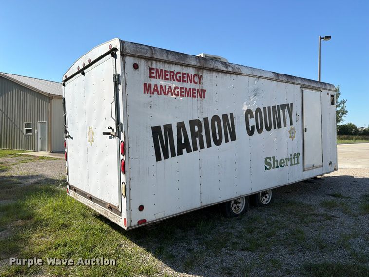 image for item FT8020 2002 United Express line enclosed cargo trailer