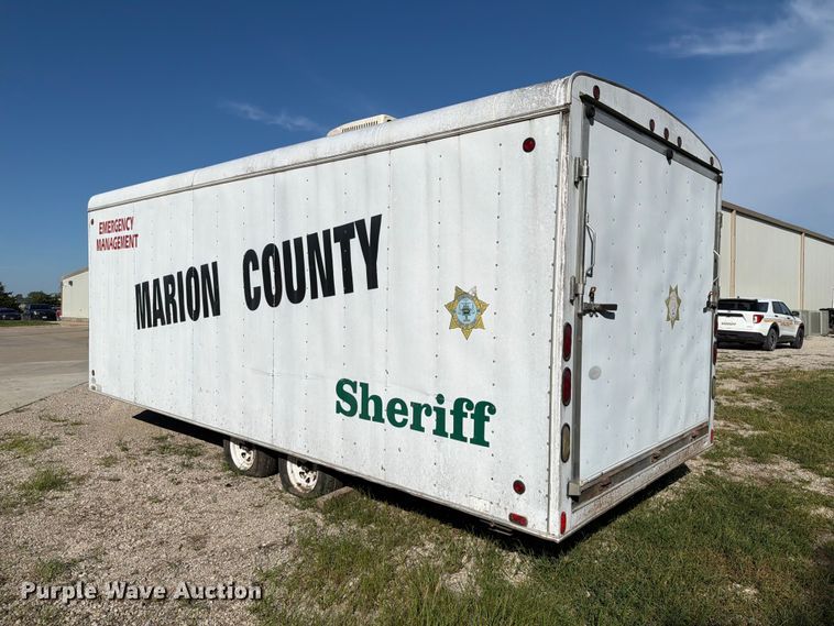 image for item FT8020 2002 United Express line enclosed cargo trailer