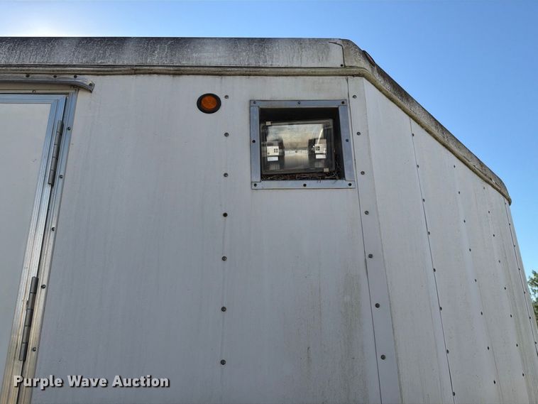 image for item FT8020 2002 United Express line enclosed cargo trailer