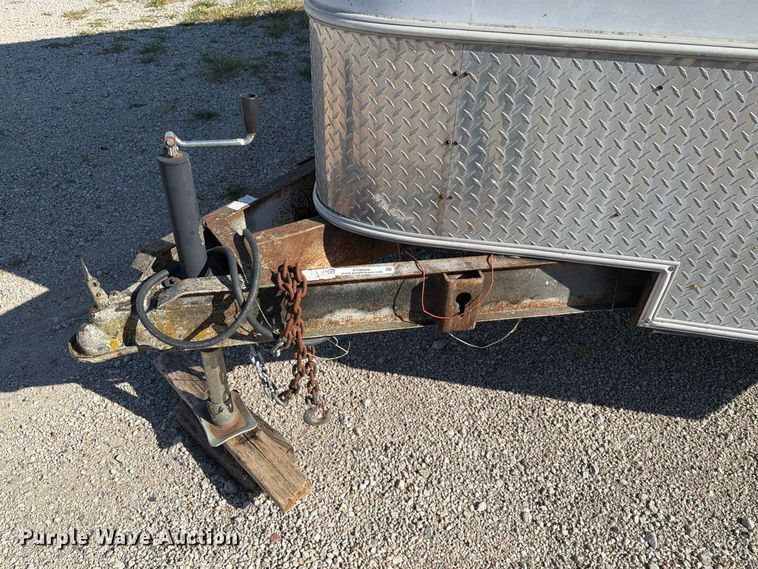 image for item FT8020 2002 United Express line enclosed cargo trailer
