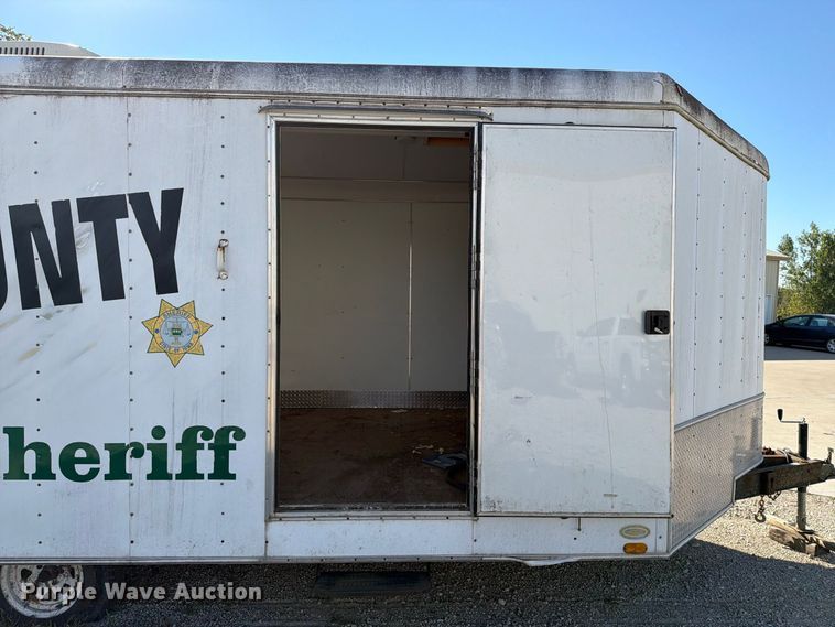 image for item FT8020 2002 United Express line enclosed cargo trailer