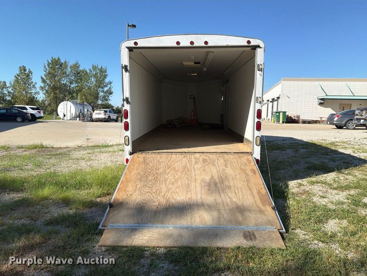 image for item FT8020 2002 United Express line enclosed cargo trailer