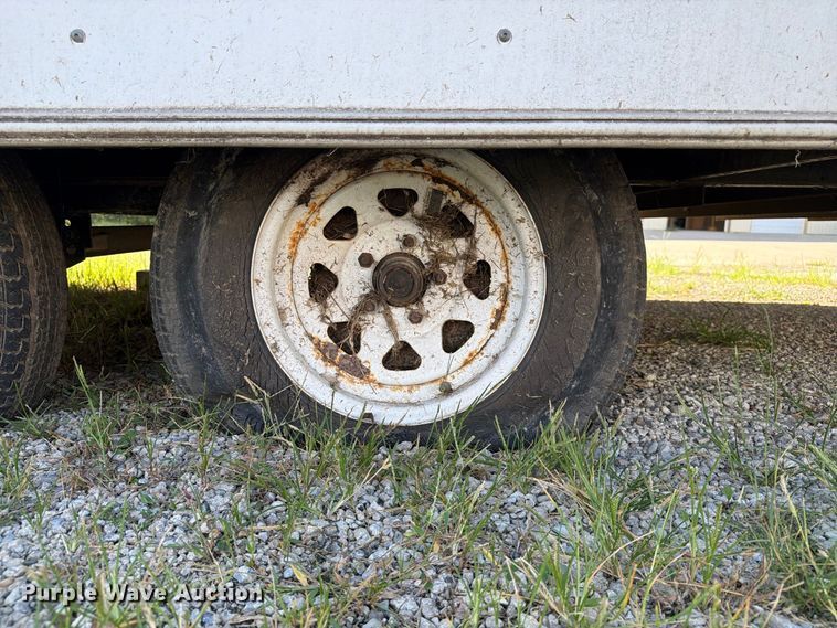 image for item FT8020 2002 United Express line enclosed cargo trailer
