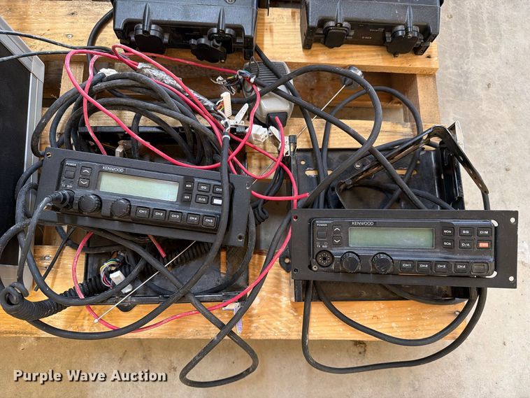 image for item FT8024 Kenwood two way radios