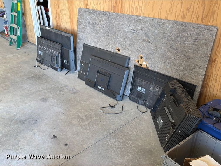 image for item FT8028 (6) TVs