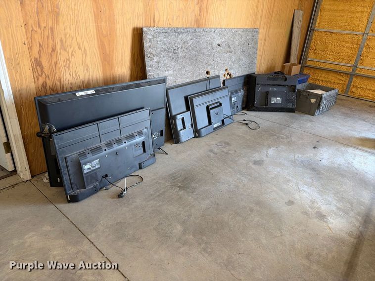 image for item FT8028 (6) TVs