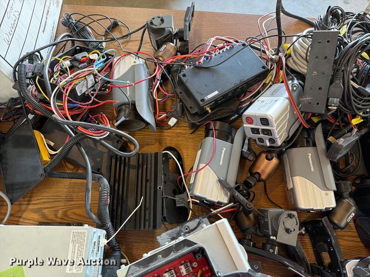 image for item FT8029 Assorted Cameras and Electronics