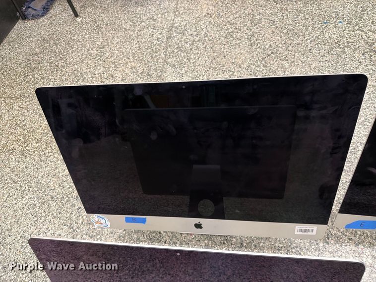 image for item FT8031 (4) Apple all-in-one desktop computers