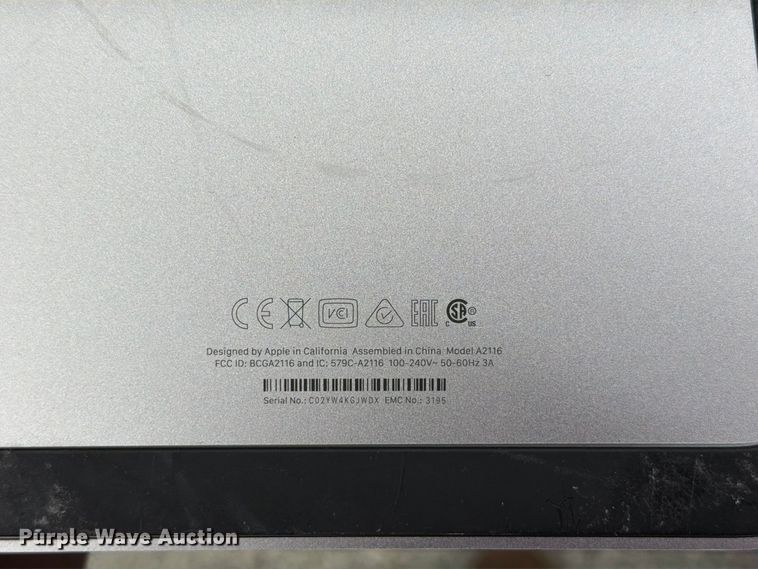 image for item FT8031 (4) Apple all-in-one desktop computers