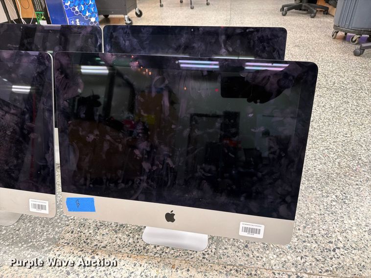 image for item FT8033 (4) Apple all-in-one desktop computers