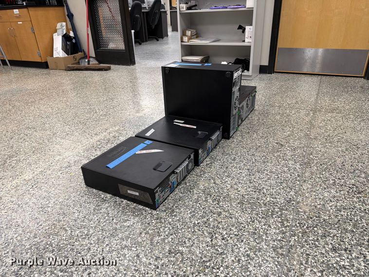 image for item FT8034 (4) HP computers