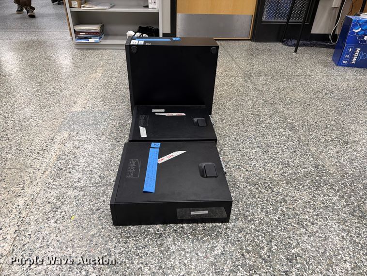 image for item FT8034 (4) HP computers