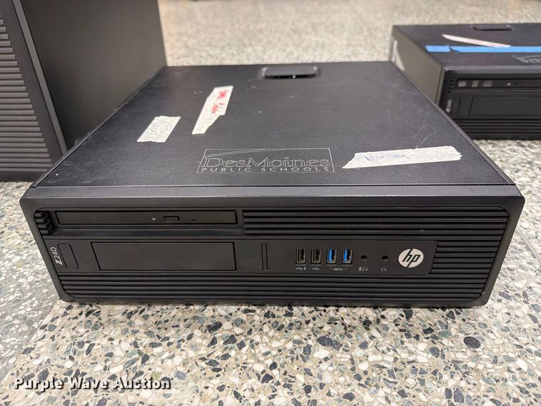 image for item FT8034 (4) HP computers