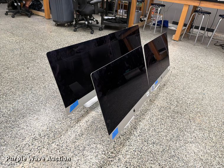 image for item FT8037 (4) Apple all-in-one desktop computers