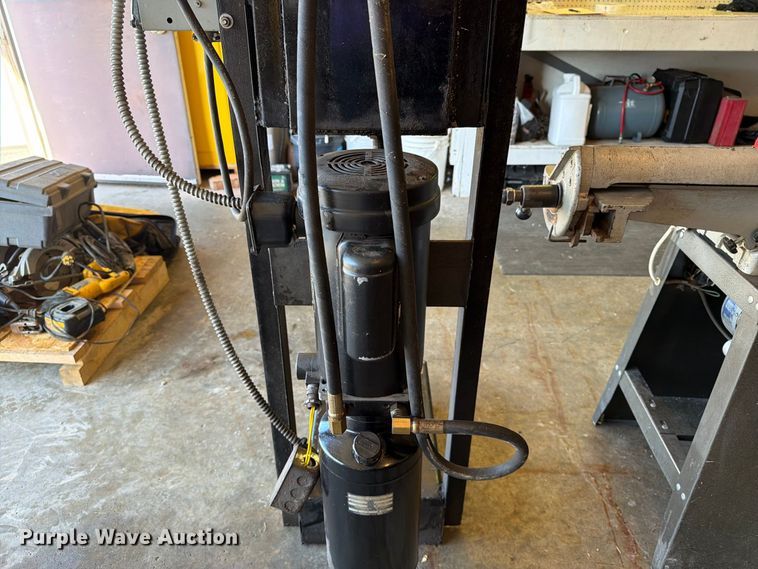 image for item FT8041 Shop tools