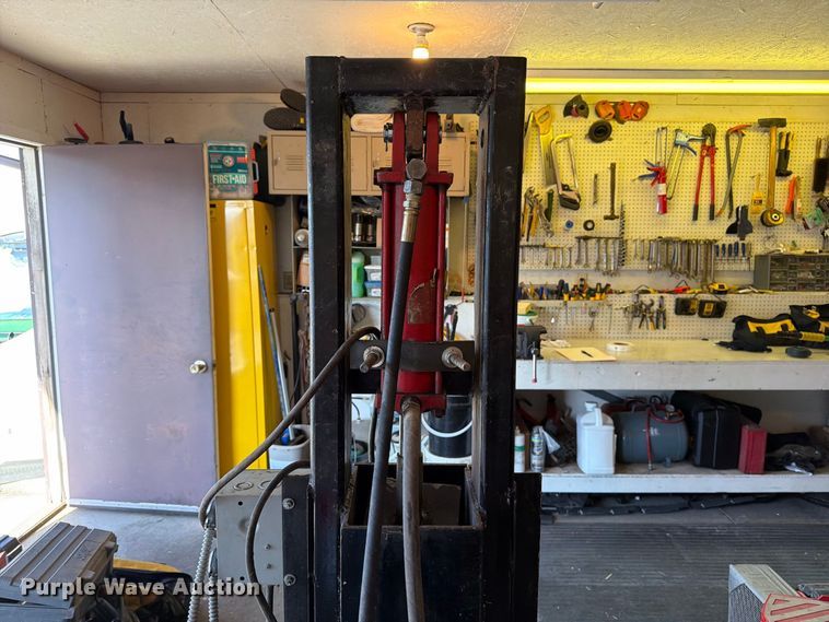 image for item FT8041 Shop tools