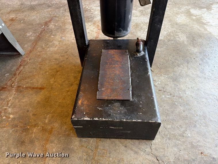 image for item FT8041 Shop tools