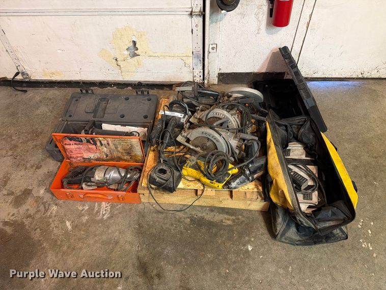 image for item FT8042 Power tools