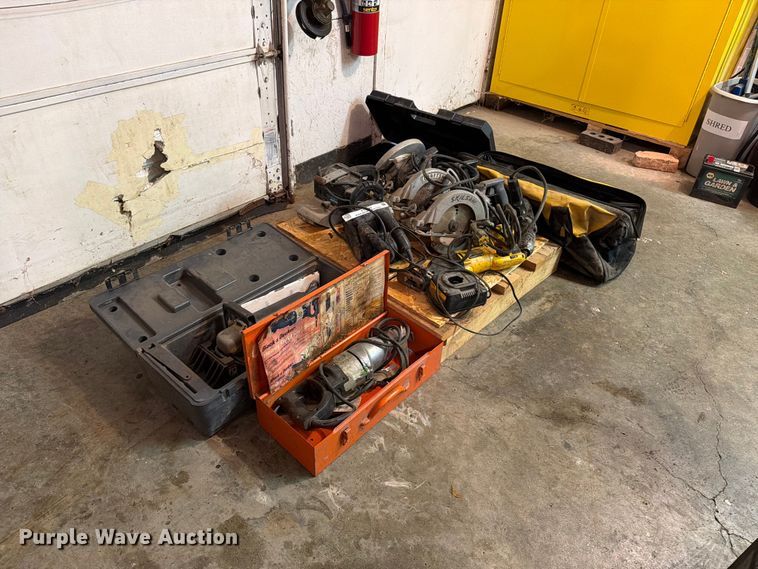 image for item FT8042 Power tools