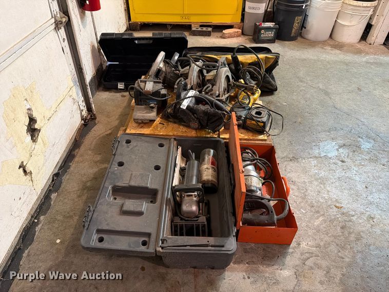 image for item FT8042 Power tools