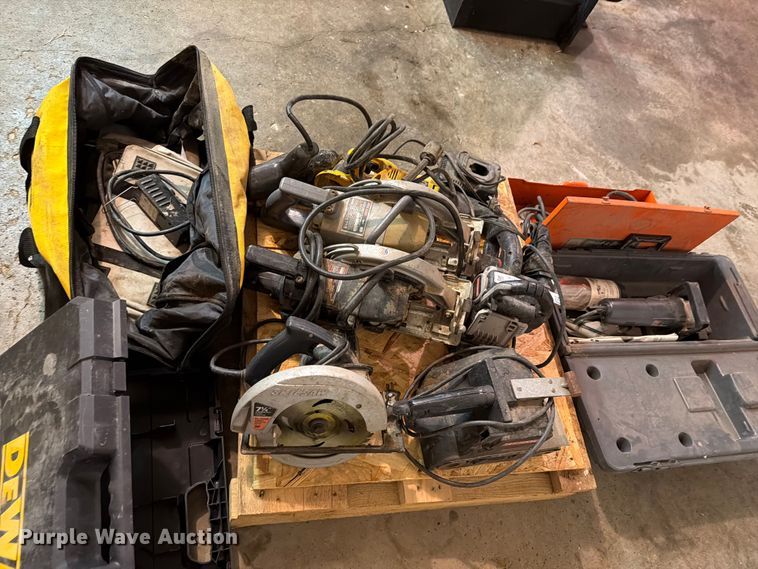 image for item FT8042 Power tools